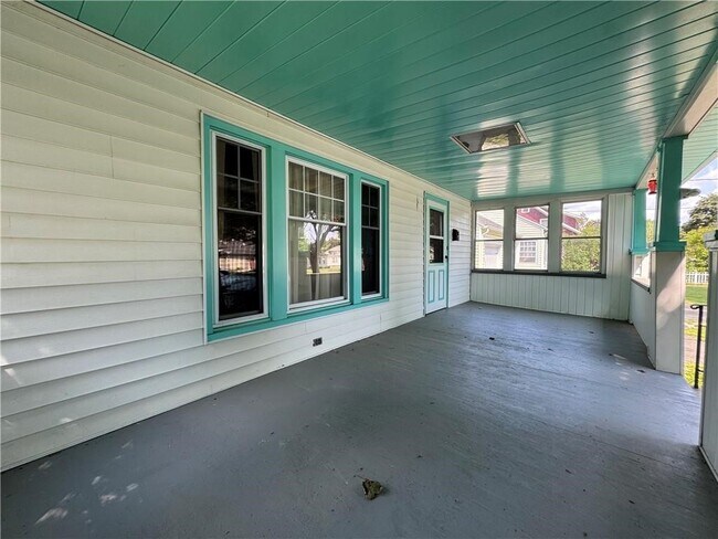 Foto del edificio - 129 Oakwood Ave