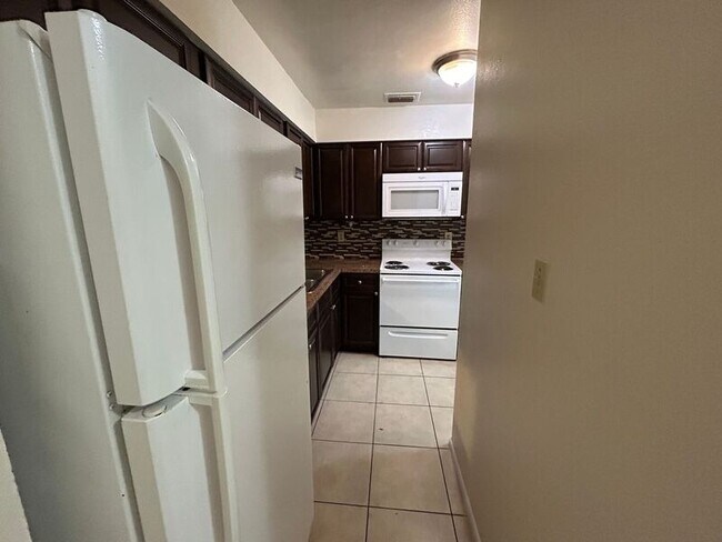 Foto del edificio - 1051 Spirit Lake Rd