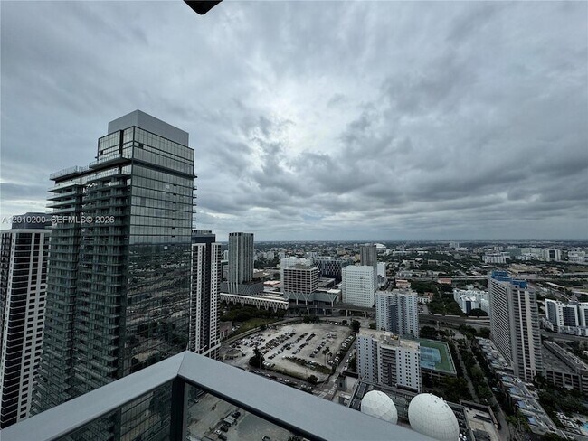 Foto del edificio - 851 NE 1st Ave