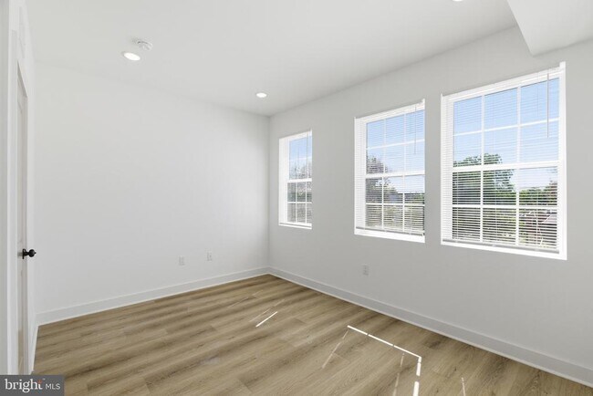 Building Photo - 2532 N 11th St