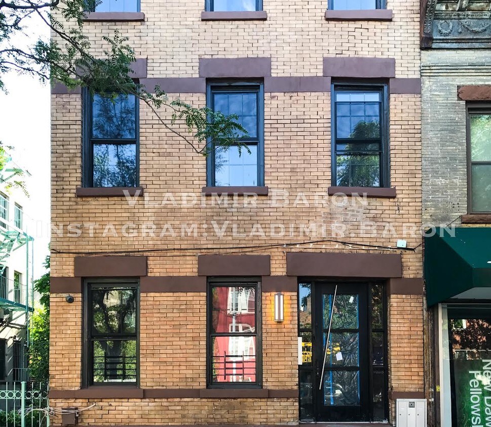 Primary Photo - 254 Patchen Ave