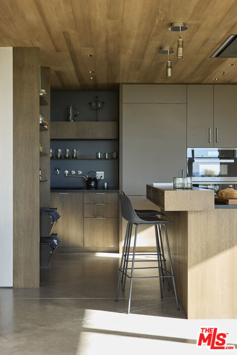 Foto del edificio - 5927 Busch Dr