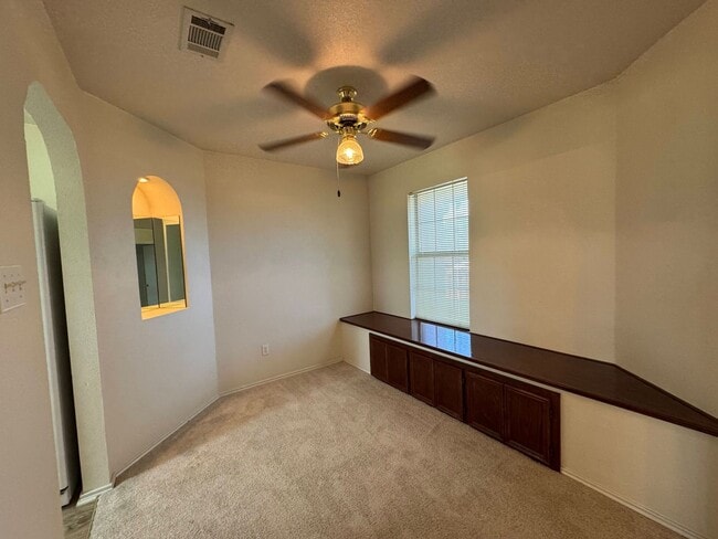 Building Photo - 1204 Bristol Dr