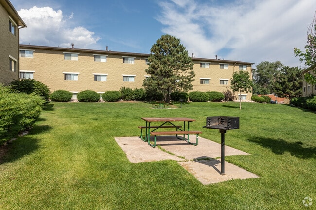 Building Photo - Sienna Place