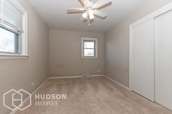 Foto del edificio - AVAILABLE NOW!  - 6218 W 91St Pl, Oak Lawn...