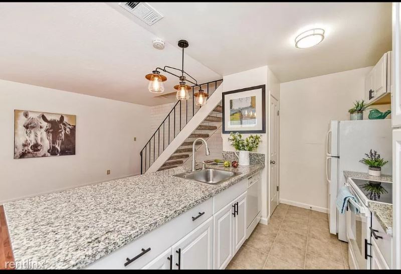 Primary Photo - 2 br, 1 bath Condo - 5648 Madison Avenue