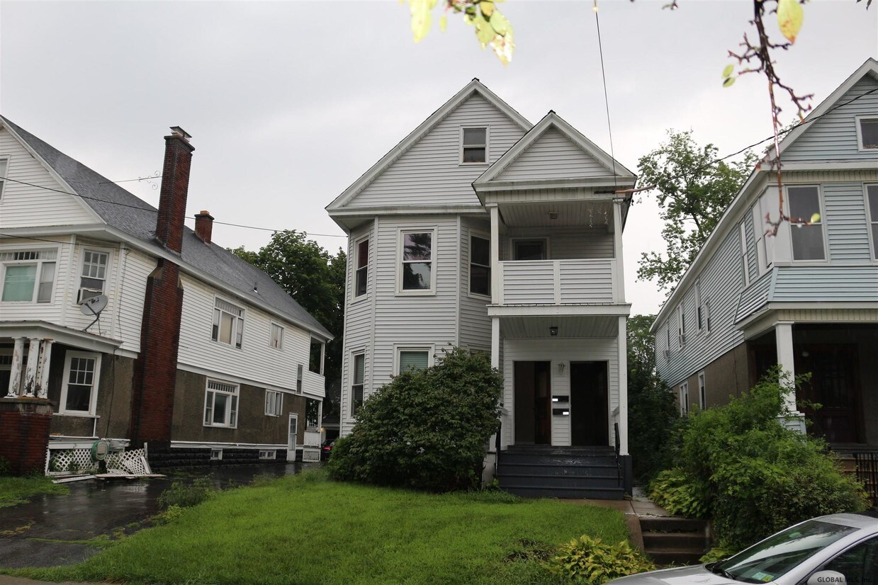 1759 Eastern Pkwy Unit First floor, Schenectady, NY 12309 Apartment