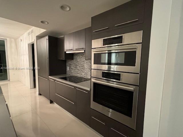 Foto del edificio - 7825 NW 107th Ave