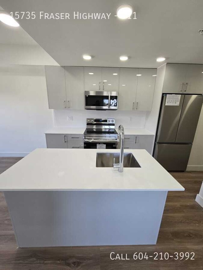 Building Photo - 15735 Fraser Hwy