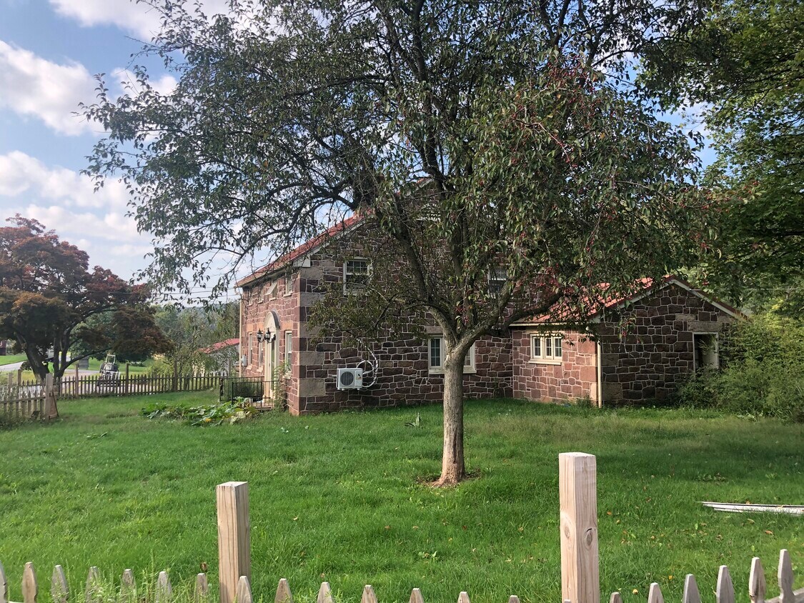 4437 Stiegel Pike, Newmanstown, PA 17073 House Rental in Newmanstown