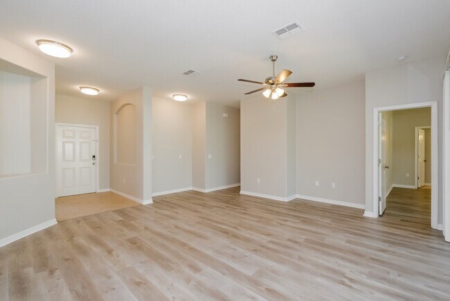 Foto del edificio - 13499 Teaberry Ln