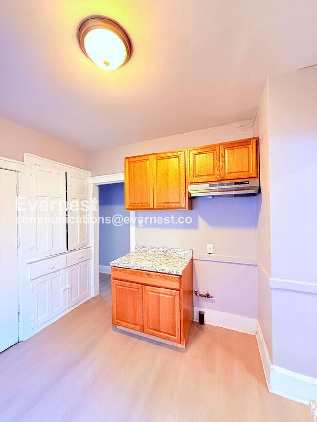 Foto del edificio - 2302 Hazelwood St