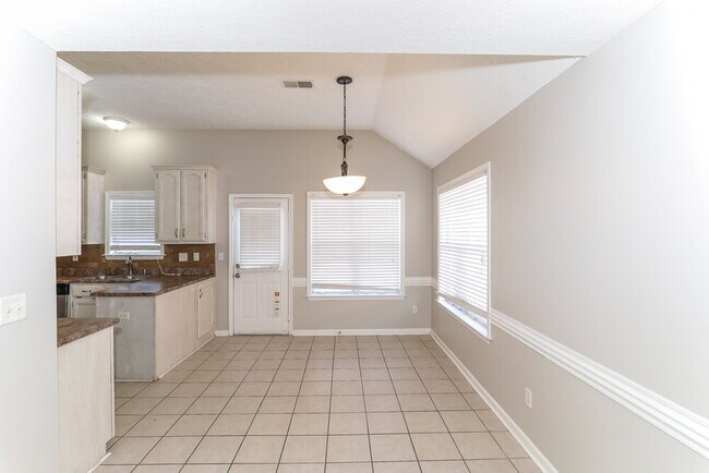 Building Photo - 13102 Braybourne Pl