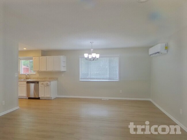 Foto del edificio - 6650 Brook Forest Dr