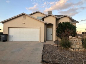 Building Photo - 10757 Blue Sage Dr