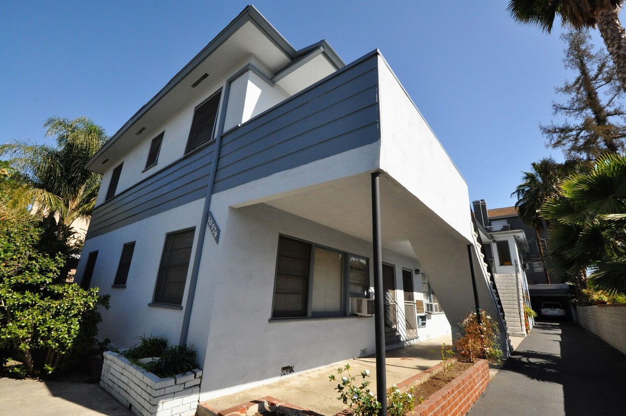 Primary Photo - 10924 Camarillo St