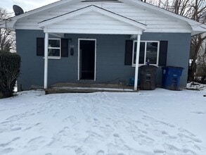 Building Photo - 2350 Booker St