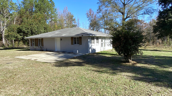 Building Photo - 198 Highway 3033