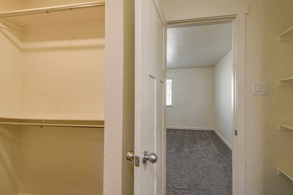 Building Photo - 21155 Gosling Rd