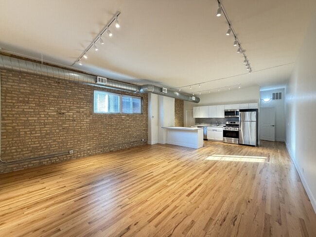 Building Photo - 3138 N Lincoln Ave
