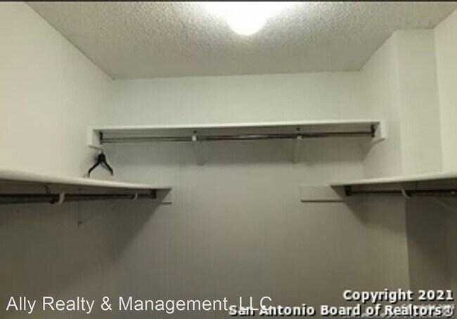 Foto del edificio - 3 br, 2 bath House - 9822 Messenger Pass
