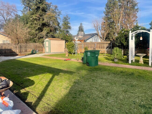 Foto del edificio - 429 Benjamin Ct