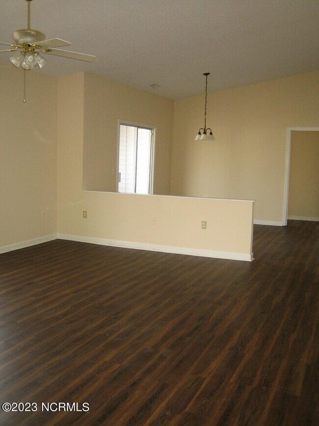 Building Photo - 4114 Breezewood Dr