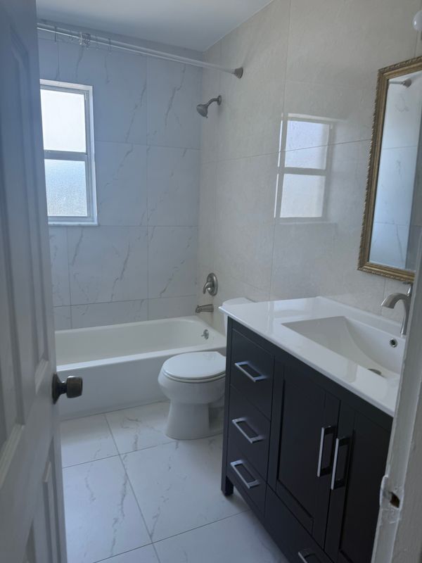 Foto principal - 722 NE 8th St