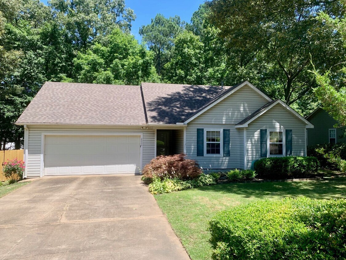 Primary Photo - For Lease - 3 Bedroom 2 Bath Valley View!