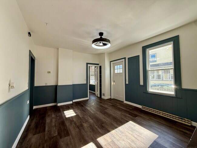 Foto del edificio - 22 Hawthorne Ave