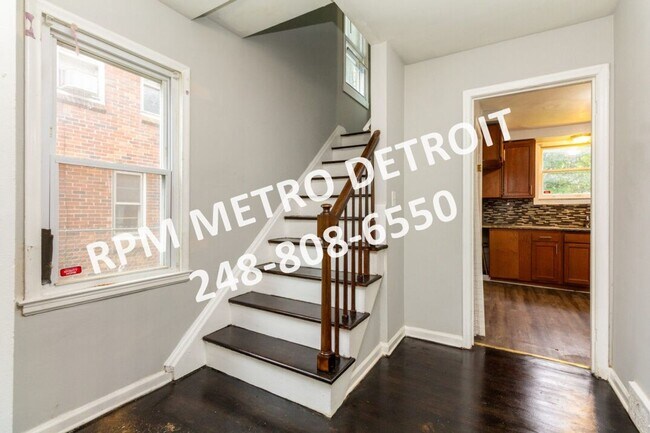 Foto del edificio - Traditonal 3-Bedroom Colonial Home in Detroit