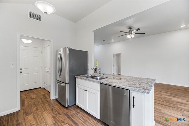 Foto del edificio - 230 Plum St