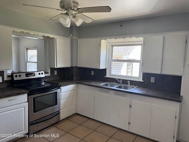 Foto del edificio - 1715 Pittston Ave