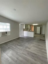 Building Photo - 37432 Carringer Rd