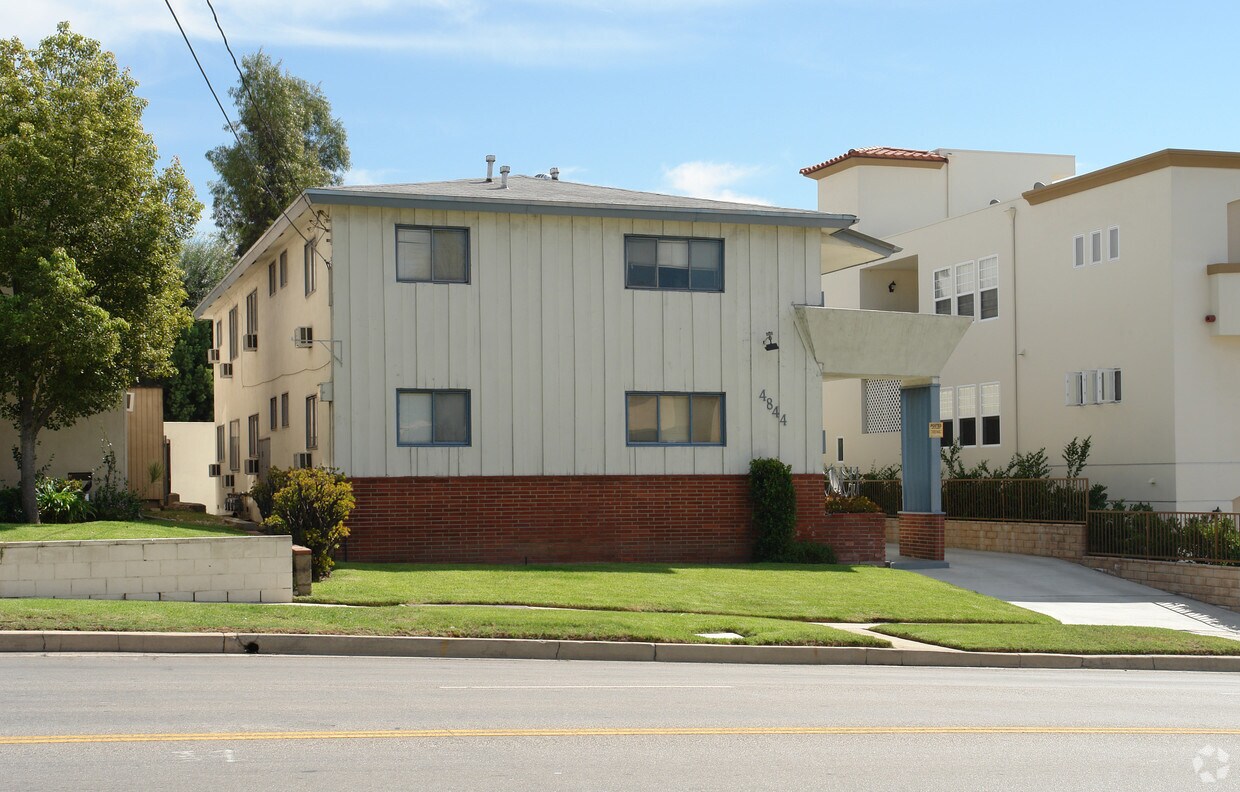 Foto del edificio - 4844 Whitsett Ave
