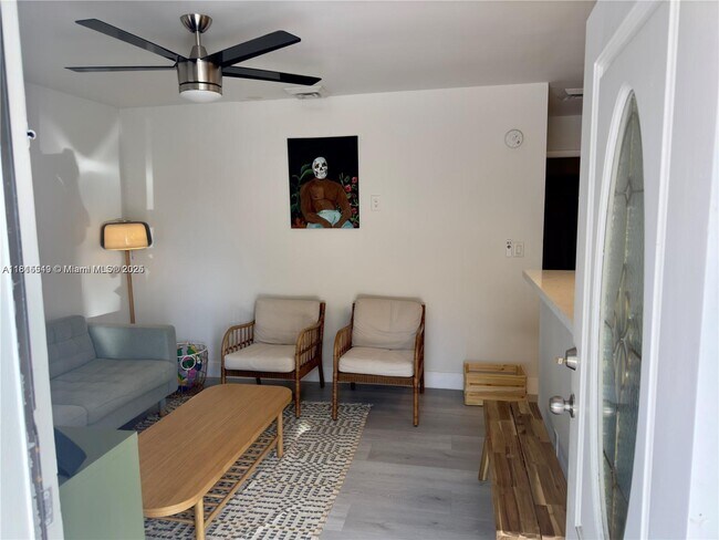 Foto del edificio - 3231 SW 25th St