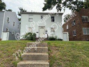 Building Photo - 2316 S 6th St
