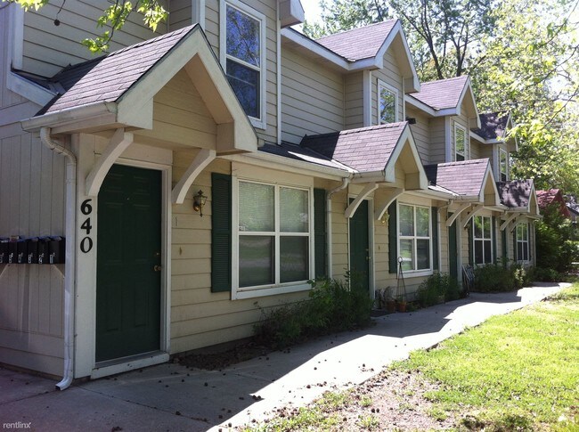 Building Photo - 1 br, 1 bath Townhome - 640 Arkansas