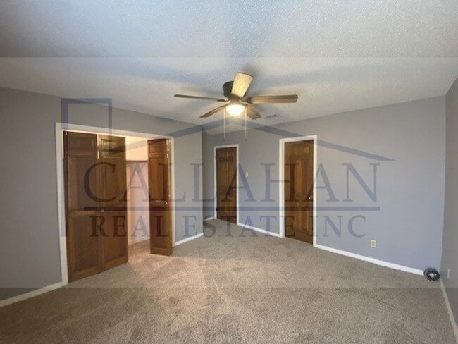 Building Photo - 205 Lynnewood Dr