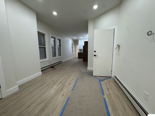 184 Virginia Ave 1R - 186 Virginia Ave