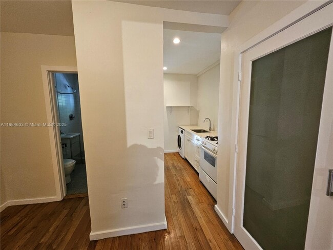 Foto del edificio - 745 13th St