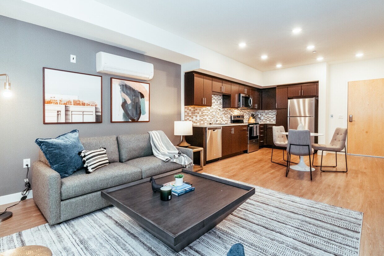 Primary Photo - 400 Station Park Cir