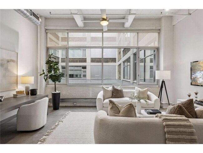 Foto del edificio - 700 N Washington Ave