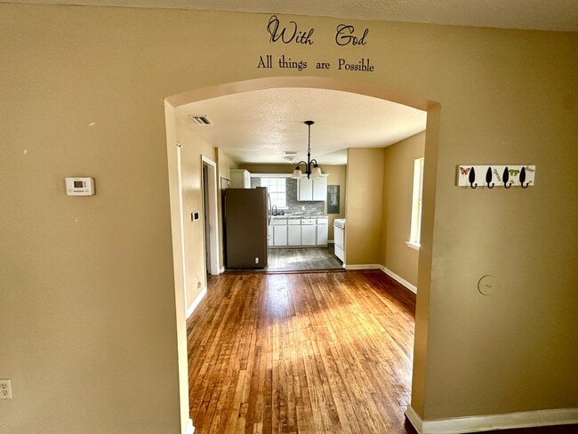 Foto del edificio - 606 E Adair St