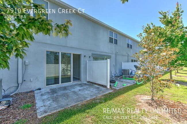 Foto del edificio - 7910 Evergreen Creek Ct