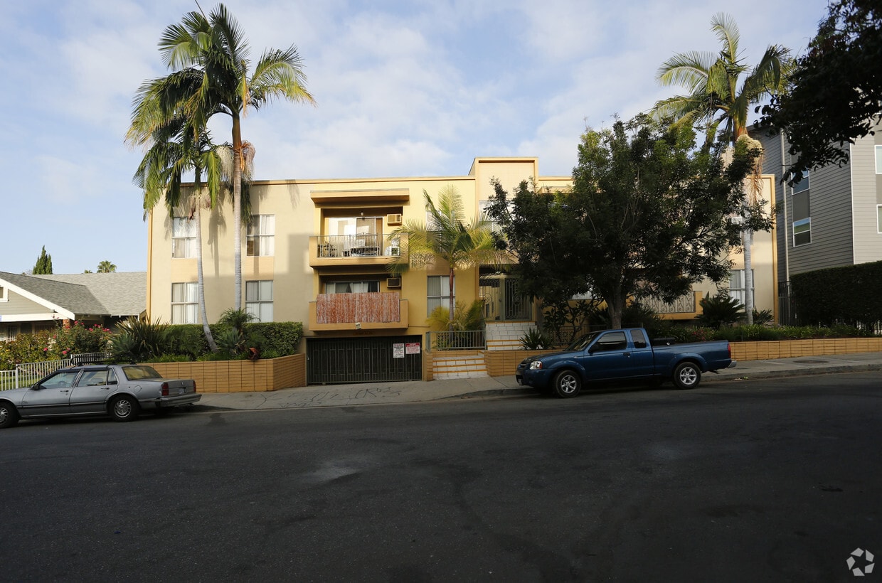 Building - 1545 Gordon St
