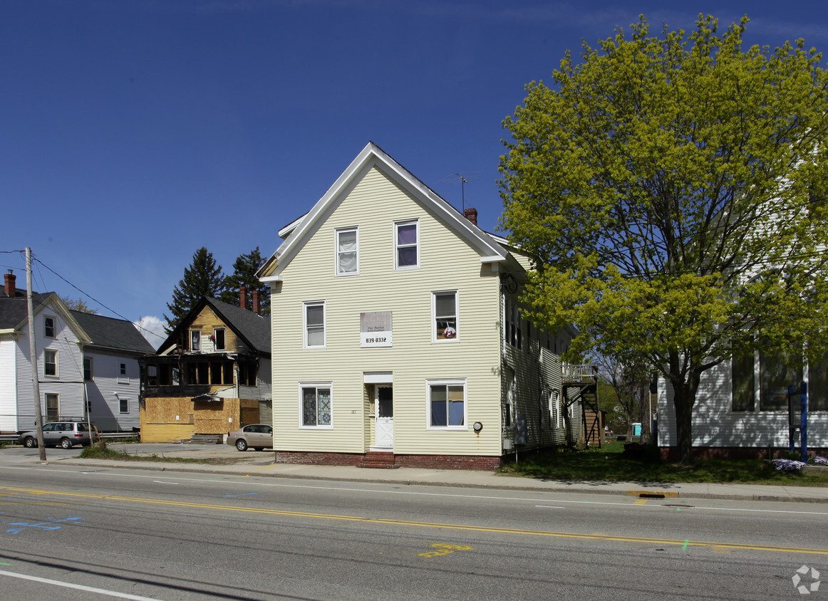 Building Photo - 679-689 Main St