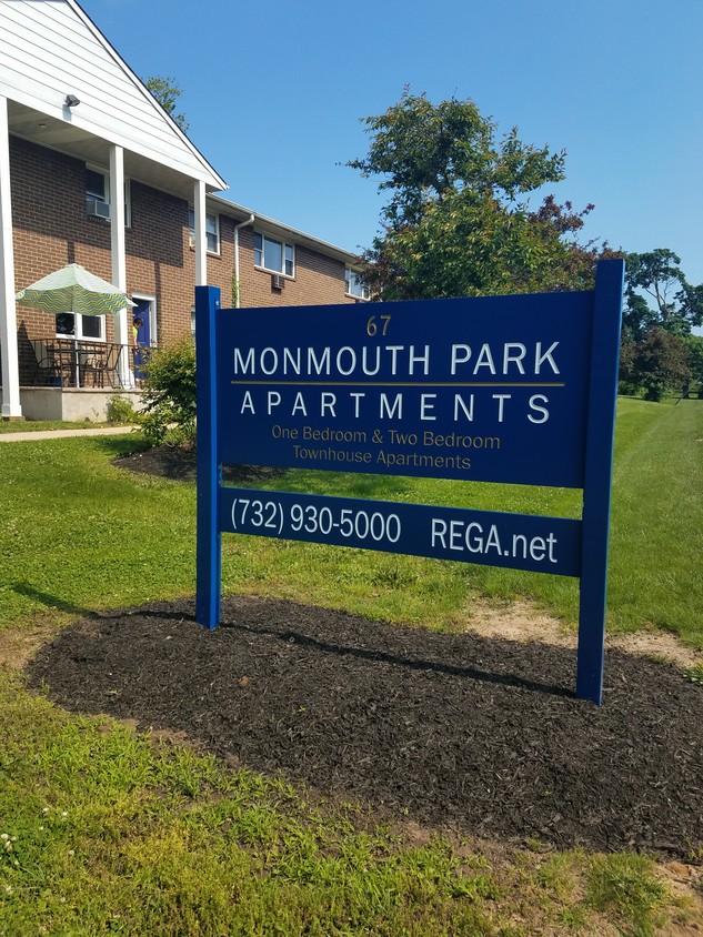 Foto principal - Monmouth Park Apartments