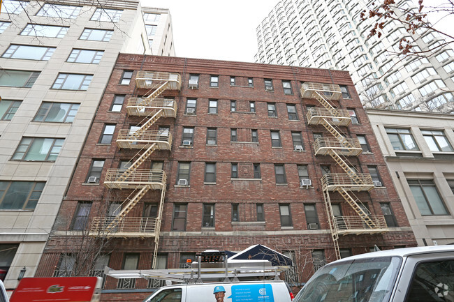 Building Photo - 56 West 65th Street