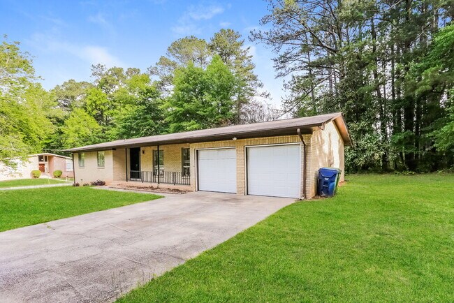Building Photo - 4615 Sahara Dr SW
